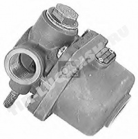 Adaptor valve